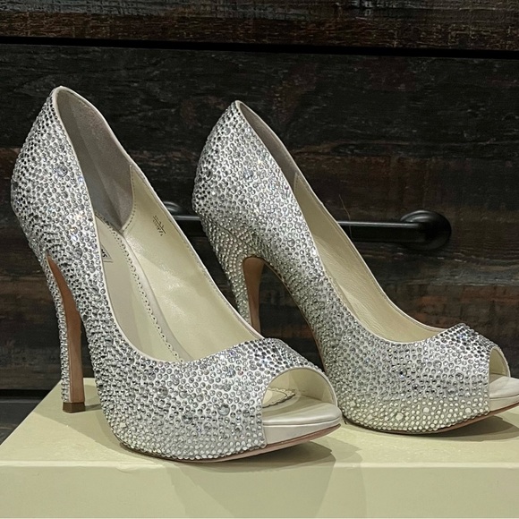 BENJAMIN ADAMS LONDON Charley Ivory Duchesse Silk size 9.5 - Picture 6 of 10